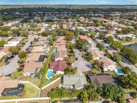5302 NW 64th Way Coral Springs FL 33067