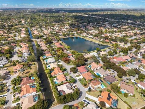 5302 NW 64th Way Coral Springs FL 33067