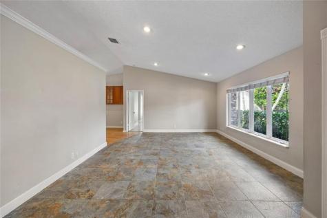 5302 NW 64th Way Coral Springs FL 33067