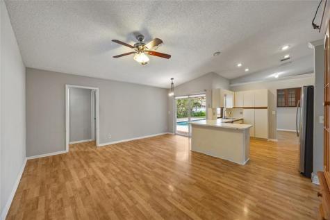 5302 NW 64th Way Coral Springs FL 33067