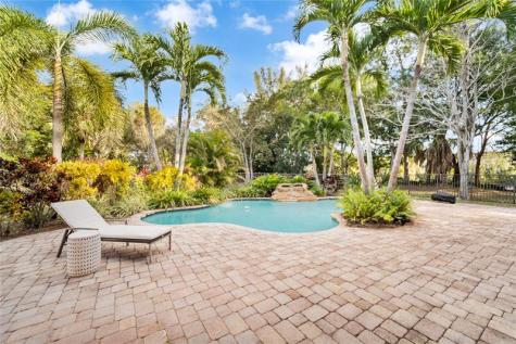 5804 NW 88th Manor Parkland FL 33067