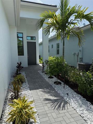 187 SE Via Sangro Port St Lucie FL 34952