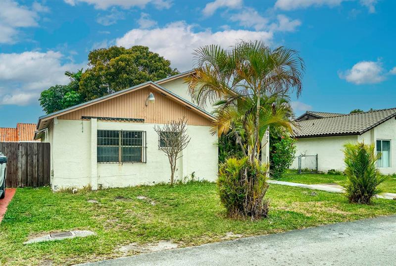 602 SW 99th Place Miami FL 33174