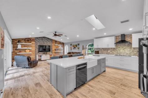 5440 NW 77th Terrace Coral Springs FL 33067