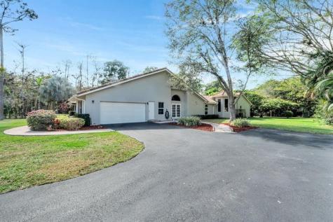 5440 NW 77th Terrace Coral Springs FL 33067