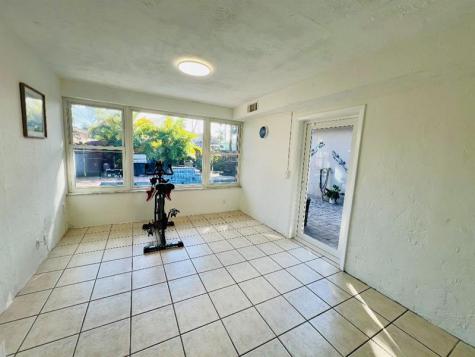 1042 Tyler Street Hollywood FL 33019