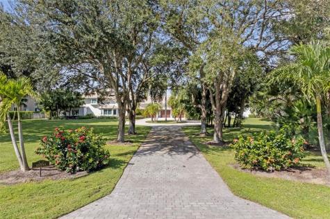 15555 Hawker Lane Wellington FL 33414