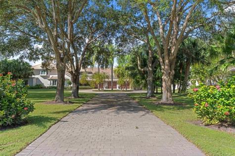 15555 Hawker Lane Wellington FL 33414