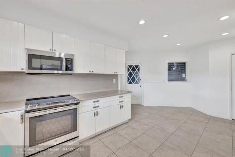 2390 SW 27th Te Fort Lauderdale FL 33312