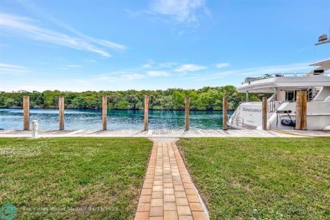 2390 SW 27th Te Fort Lauderdale FL 33312