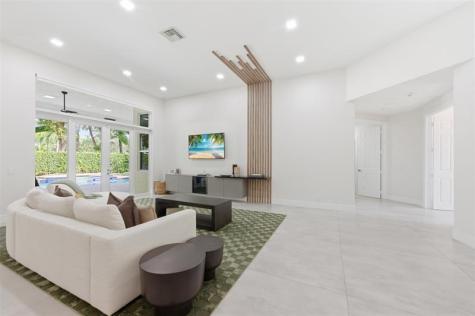 2517 Provence Circle Weston FL 33327