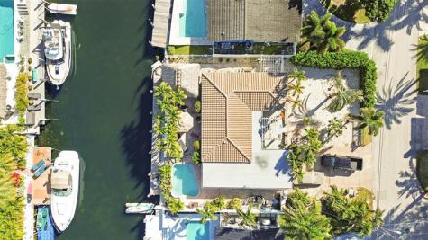 2401 SE 12th Street Pompano Beach FL 33062
