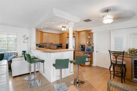 2401 SE 12th Street Pompano Beach FL 33062