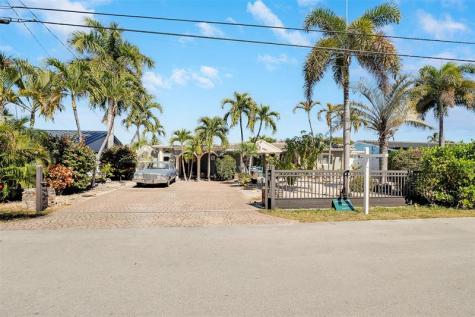 2401 SE 12th Street Pompano Beach FL 33062