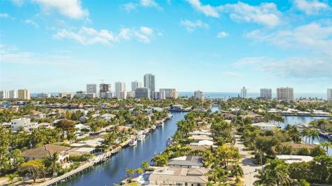 2401 SE 12th Street Pompano Beach FL 33062