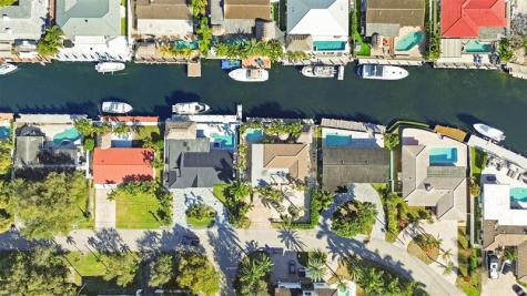 2401 SE 12th Street Pompano Beach FL 33062