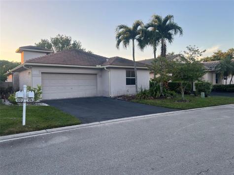 139 NW 72nd Avenue Plantation FL 33317