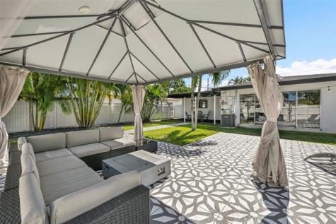 537 NW 45th Street Fort Lauderdale FL 33309