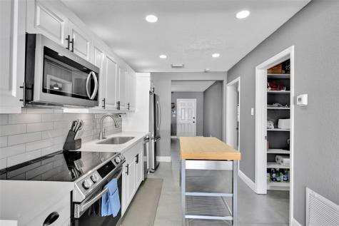 537 NW 45th Street Fort Lauderdale FL 33309