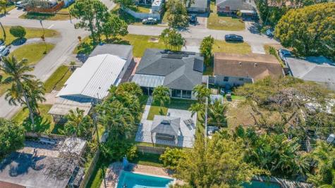 537 NW 45th Street Fort Lauderdale FL 33309