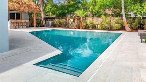 1317 S Broadway Lantana FL 33462