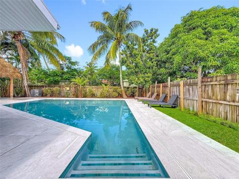 1317 S Broadway Lantana FL 33462