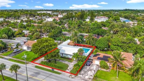 1317 S Broadway Lantana FL 33462