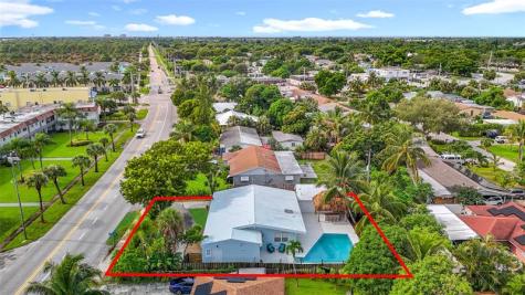 1317 S Broadway Lantana FL 33462