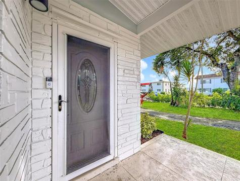 1317 S Broadway Lantana FL 33462