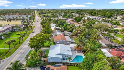 1317 S Broadway Lantana FL 33462