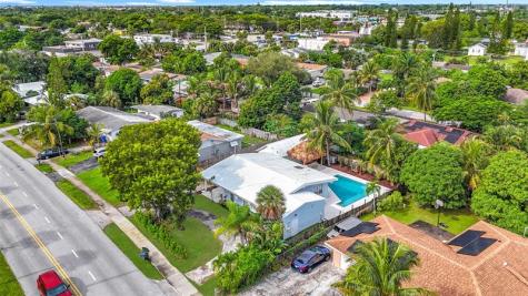 1317 S Broadway Lantana FL 33462