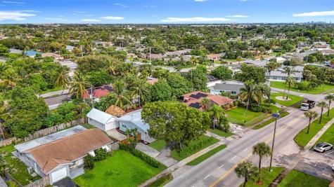 1317 S Broadway Lantana FL 33462