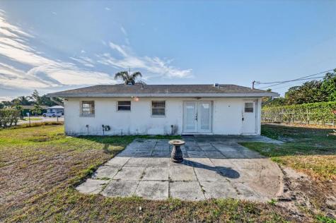 5669 S 35th Court Greenacres FL 33463