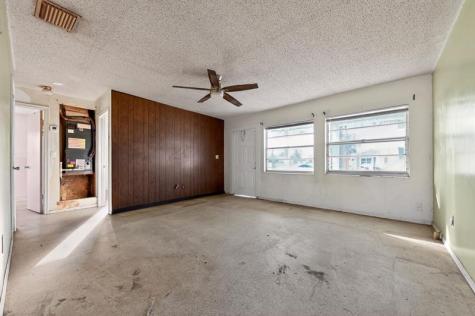 5669 S 35th Court Greenacres FL 33463