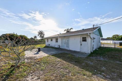 5669 S 35th Court Greenacres FL 33463