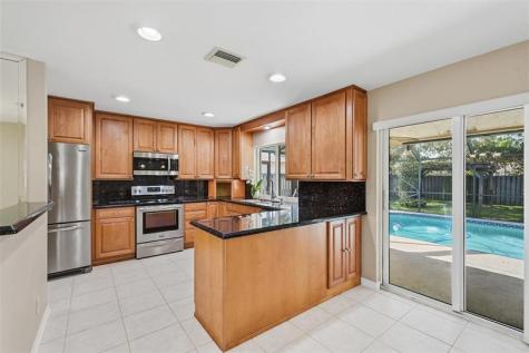392 NW 113th Terrace Coral Springs FL 33071