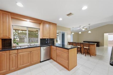 392 NW 113th Terrace Coral Springs FL 33071