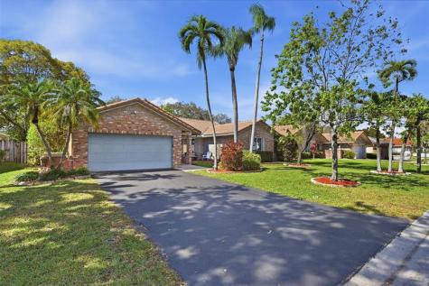 392 NW 113th Terrace Coral Springs FL 33071
