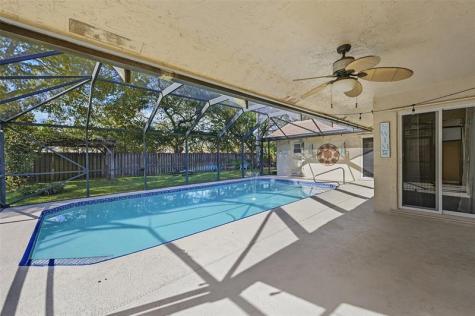 392 NW 113th Terrace Coral Springs FL 33071