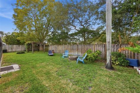 392 NW 113th Terrace Coral Springs FL 33071