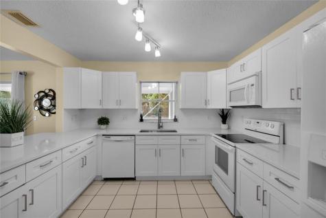 5227 NW 96th Avenue Sunrise FL 33351