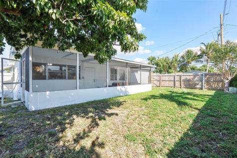 3300 NW 33rd Court Lauderdale Lakes FL 33309