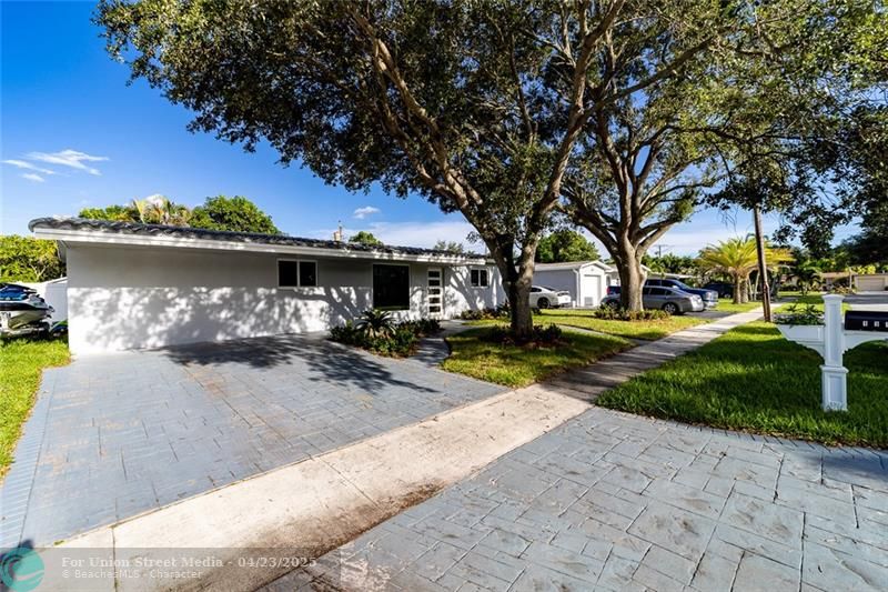 131 NW 72nd Way Hollywood FL 33024