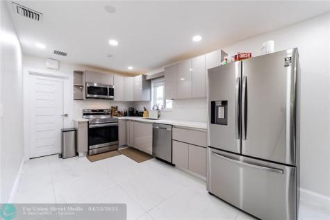 131 NW 72nd Way Hollywood FL 33024