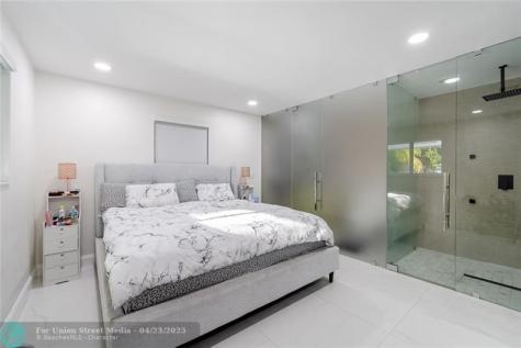 131 NW 72nd Way Hollywood FL 33024