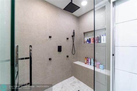 131 NW 72nd Way Hollywood FL 33024