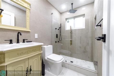 131 NW 72nd Way Hollywood FL 33024