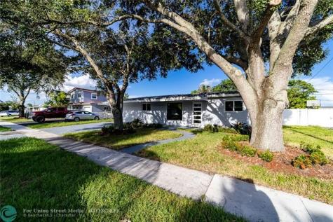 131 NW 72nd Way Hollywood FL 33024
