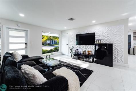 131 NW 72nd Way Hollywood FL 33024