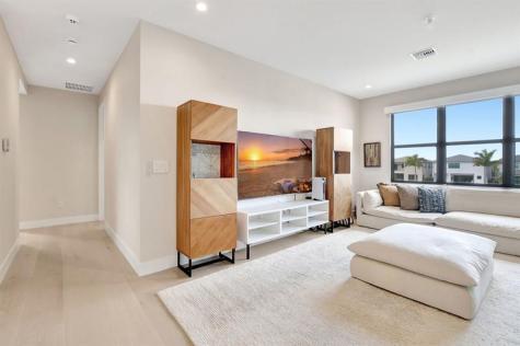 8289 Royal County Down Road Boca Raton FL 33434